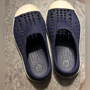 native shoes size 8.